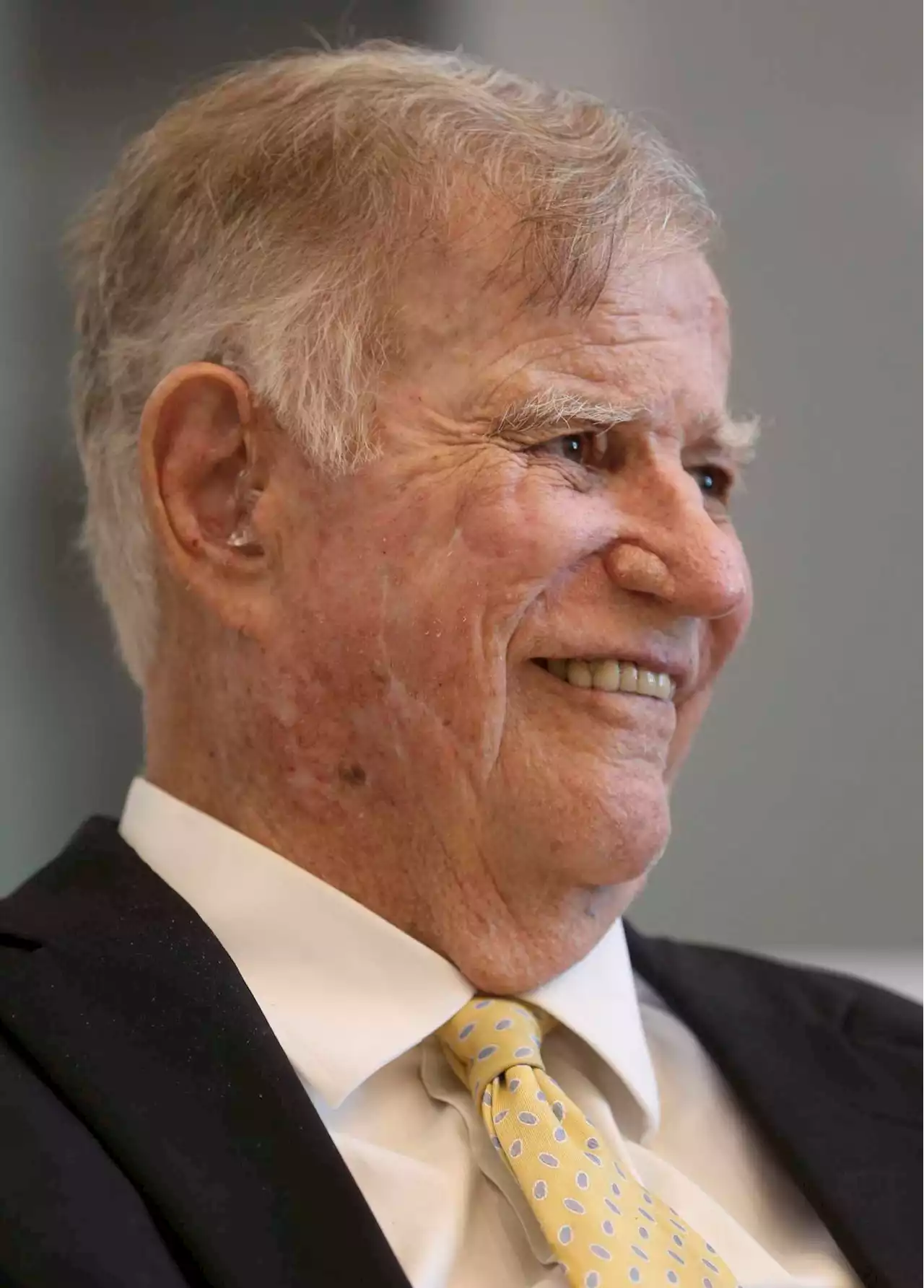 Lowry Mays, San Antonio businessman who founded Clear Channel Communications, dies