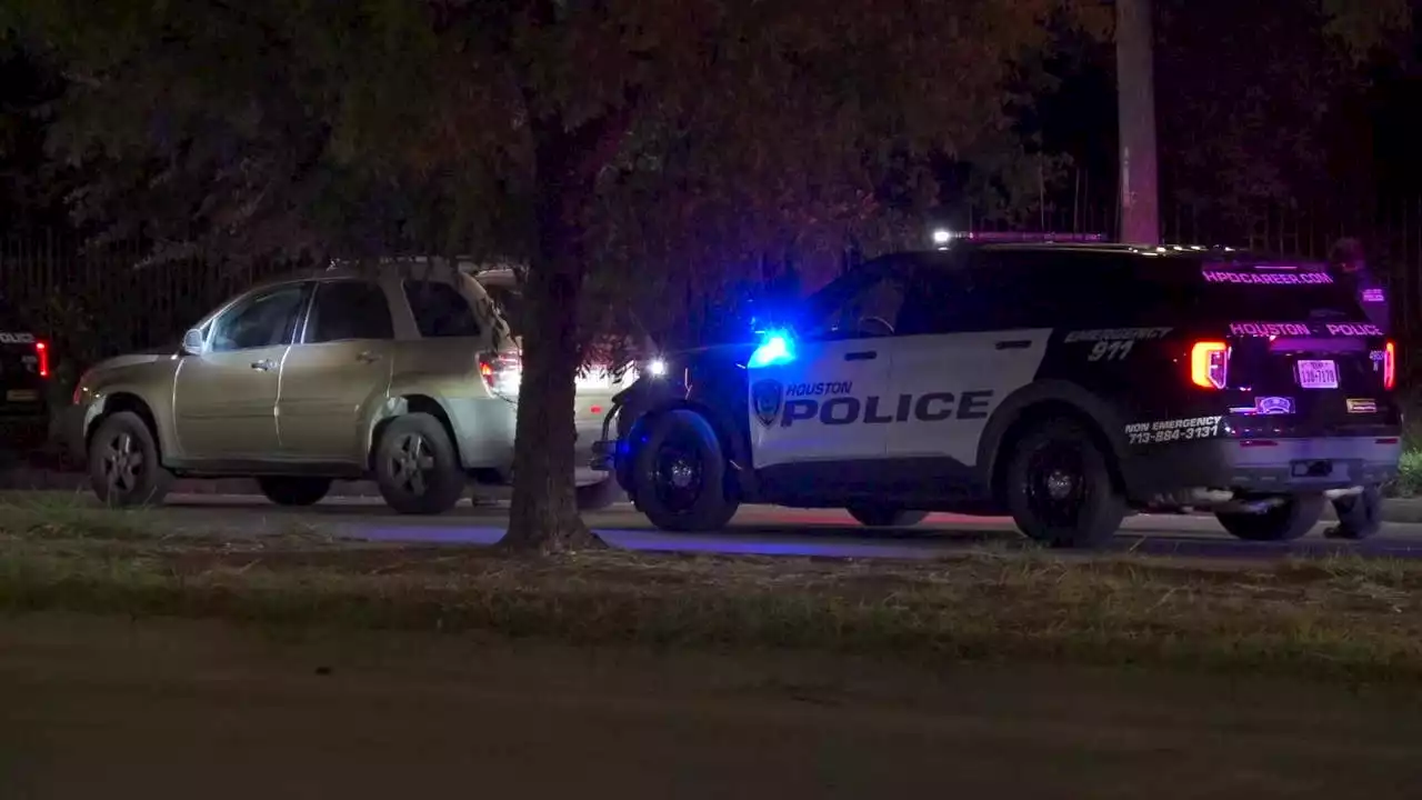 Houston officers find stolen SUV linked to homicide, take 3 into custody: HPD