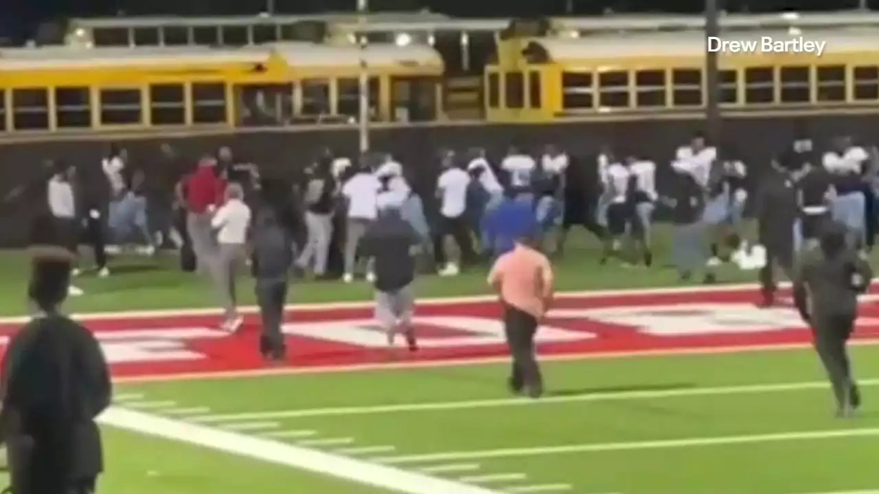 VIDEO: Wild fight ends high school football game between Fort Worth Eastern Hills and Dallas Roosevelt