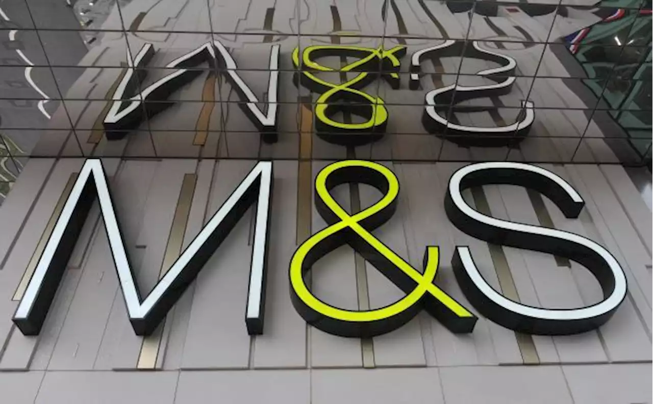 Thief stole beauty products and alcohol from Glasgow M&S and Tesco