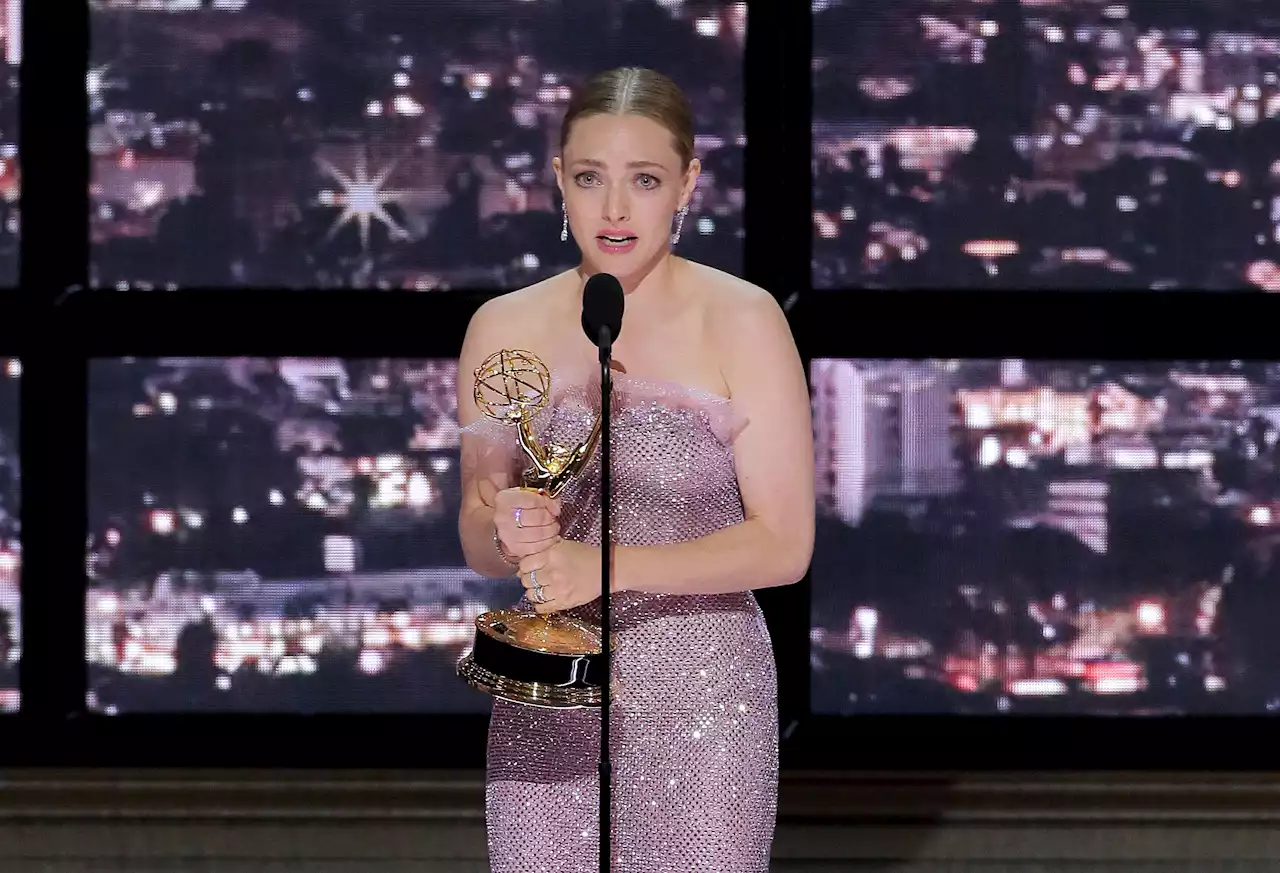 Amanda Seyfried Wins Emmy For 'The Dropout,' Doesn't Do Elizabeth Holmes' Voice