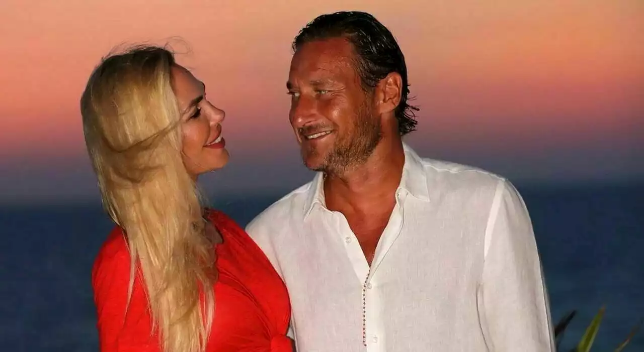 Totti e Ilary verso la tregua, si tratta per un accordo. E intanto lo showbiz si spacca