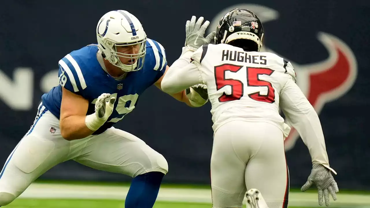 The Colts plan to keep rotating Matt Pryor and Bernhard Raimann at left tackle