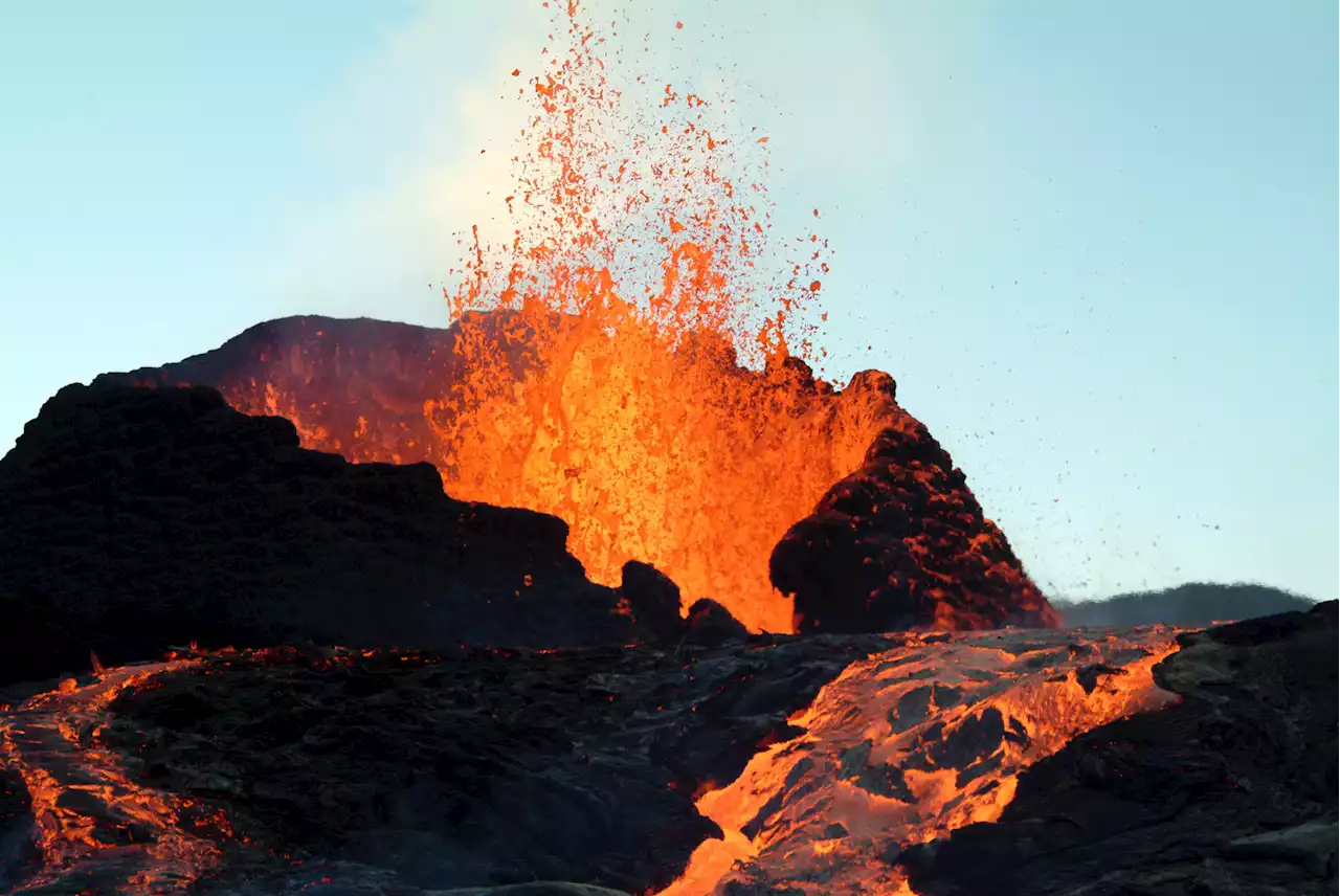 Slowing of continental shift could be the cause of major volcanic extinction events