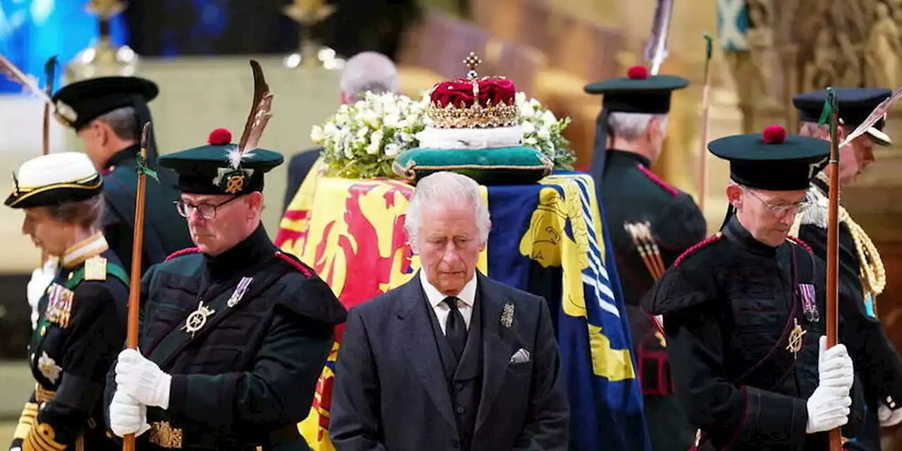 A Edimbourg, les enfants d'Elizabeth II réunis autour de sa dépouille