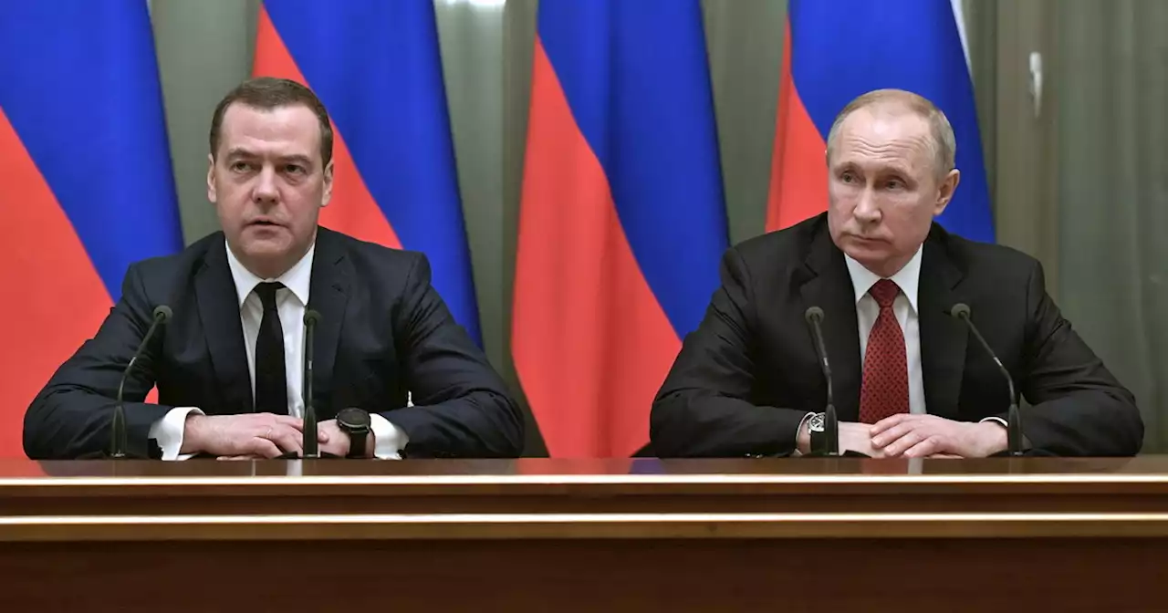 Cremlino, Medvedev: 'Idioti, terza guerra mondiale'. E Putin incontra Xi