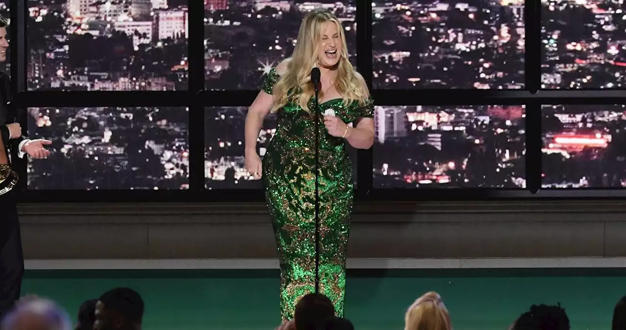 Jennifer Coolidge Tries to Give a Speech, Does a Little Jig at the 2022 Emmys