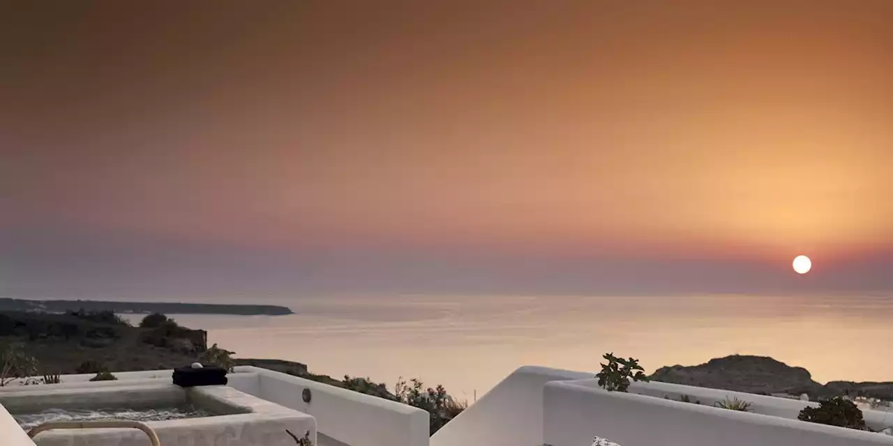 Santo Maris Oia: Inside our favourite Santorini hotel for late-summer sun