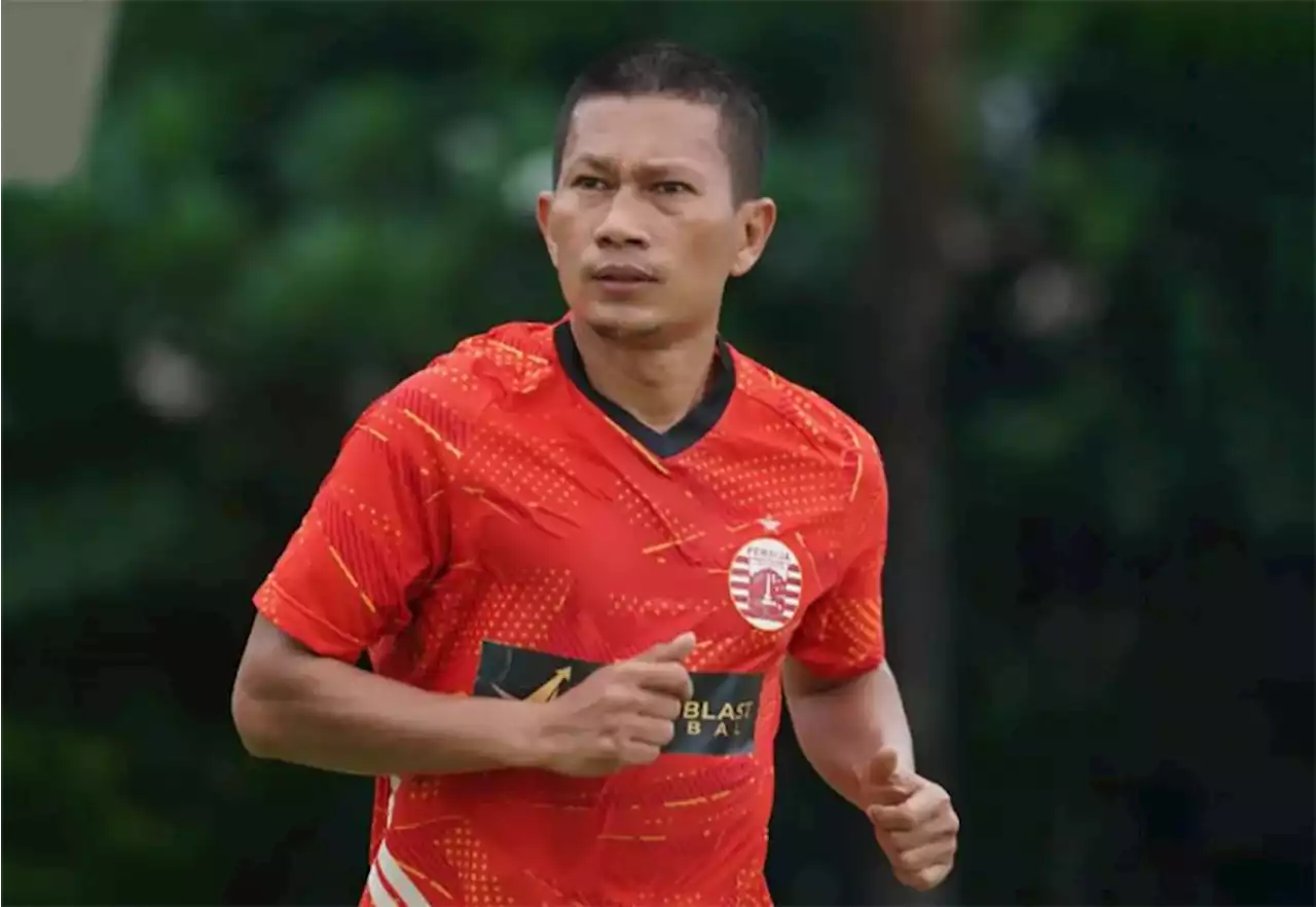 Bek Legendaris Ismed Sofyan Resmi Tinggalkan Persija Jakarta