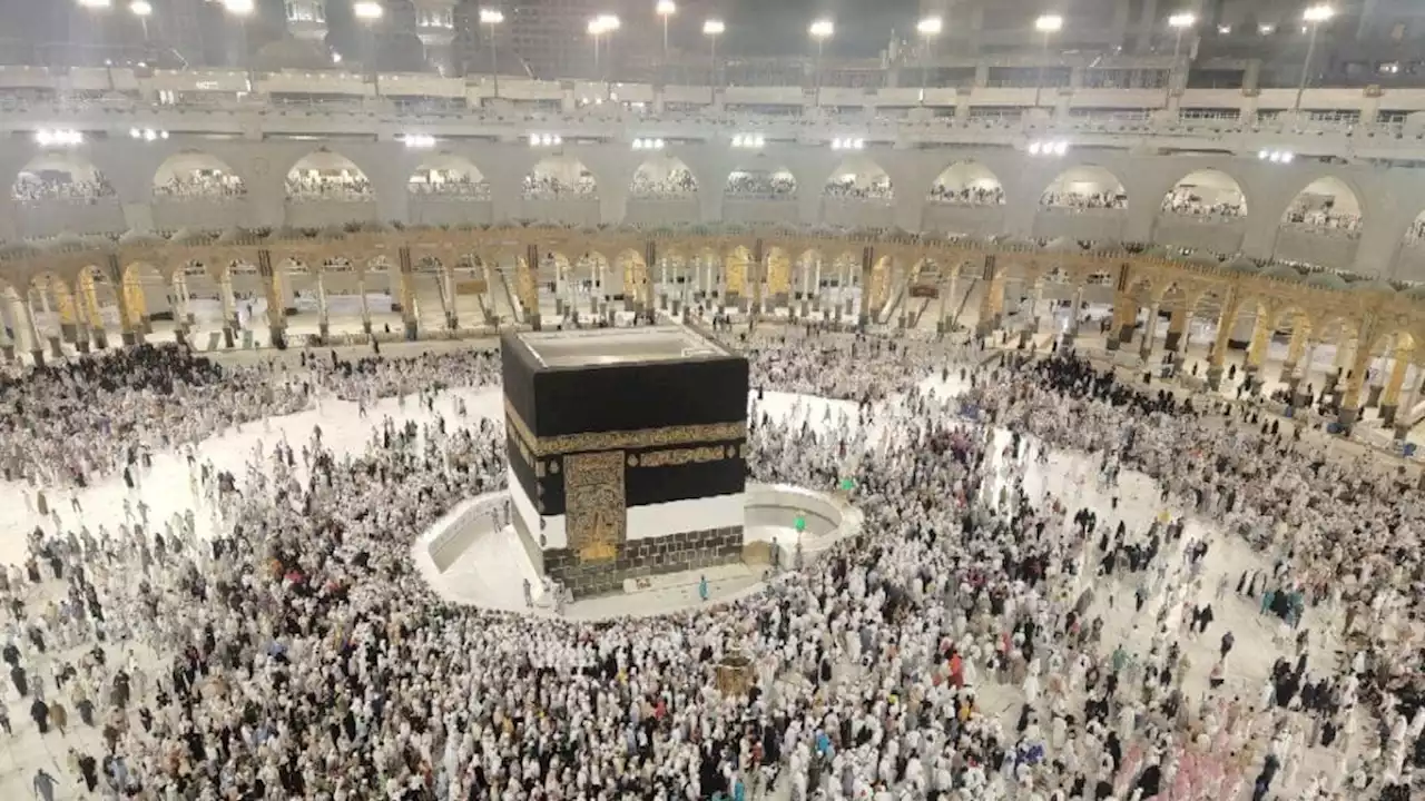 Man Arrested in Mecca After Performing ‘Umrah’ Pilgrimage for Late Queen Elizabeth