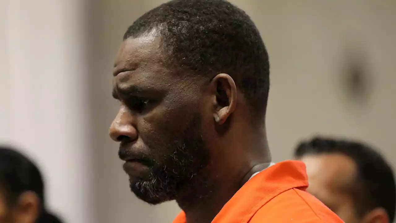 R. Kelly Trial Juror Suffers Panic Attack In Court, Excused by Judge