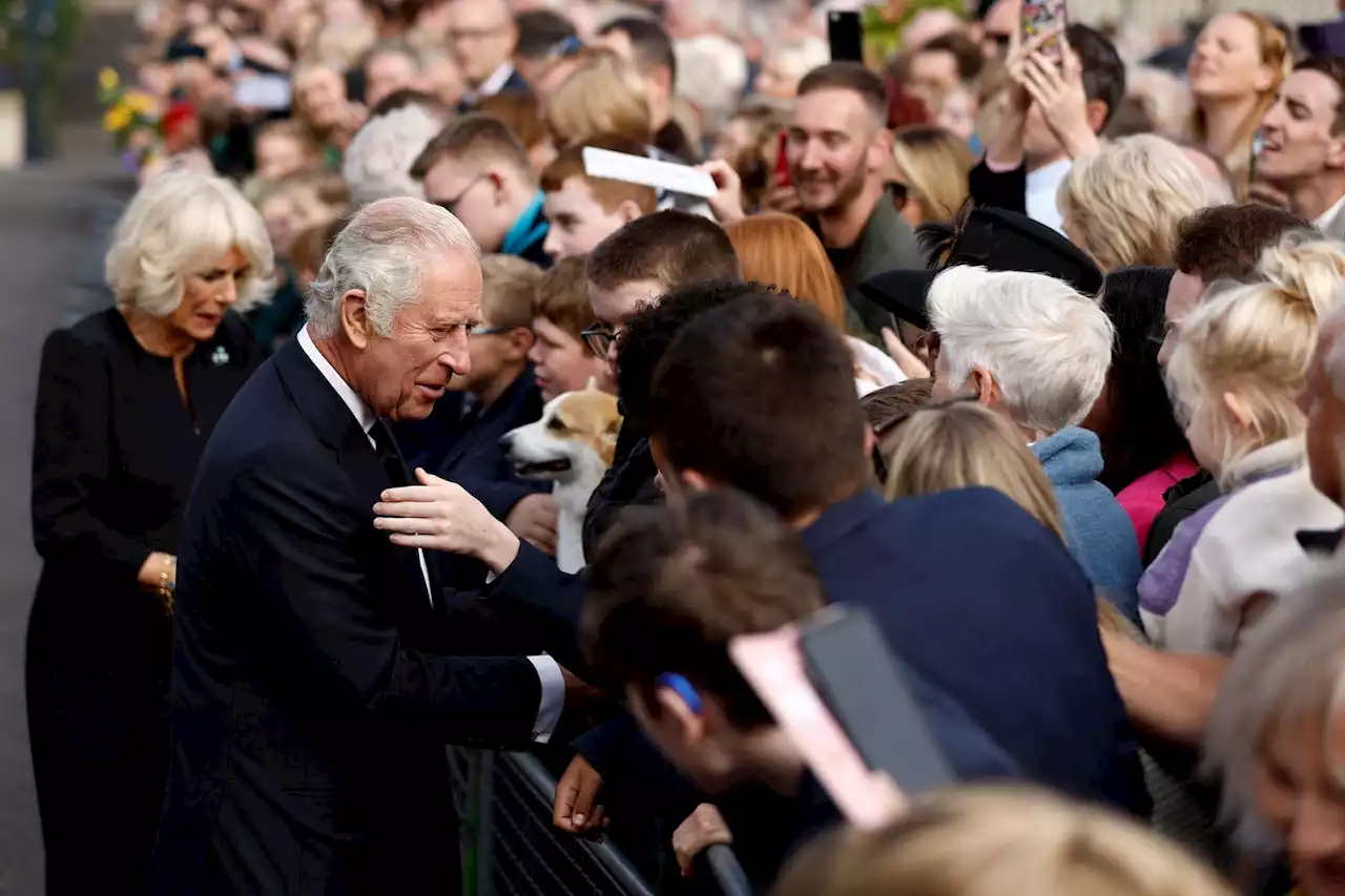 Live briefing: Queen’s coffin arrives in London; King Charles III greets crowds in Belfast