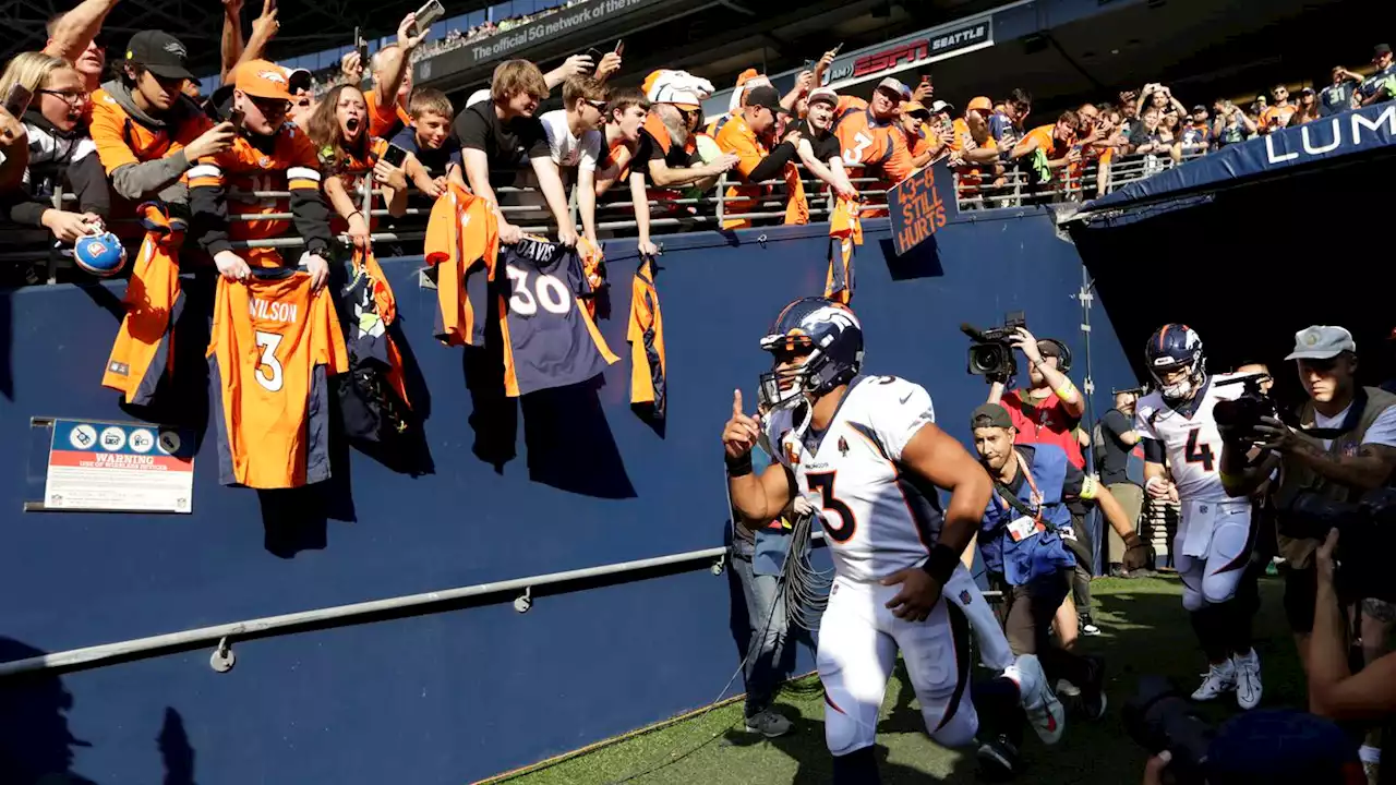 Russell Wilson roundly booed by Seahawks fans in return to Seattle with Broncos