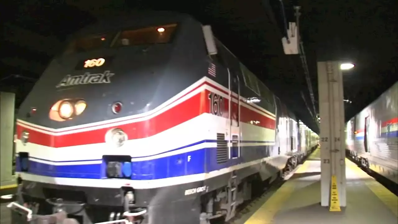 Amtrak cancellations affecting several Chicago routes as strike looms; Metra could be affected