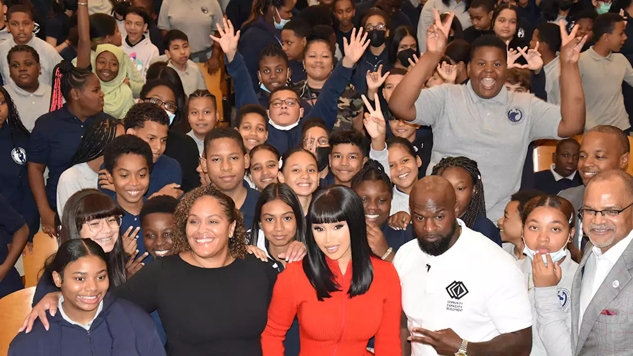 Rapper Cardi B donates $100,000 to her former elementary school in New York