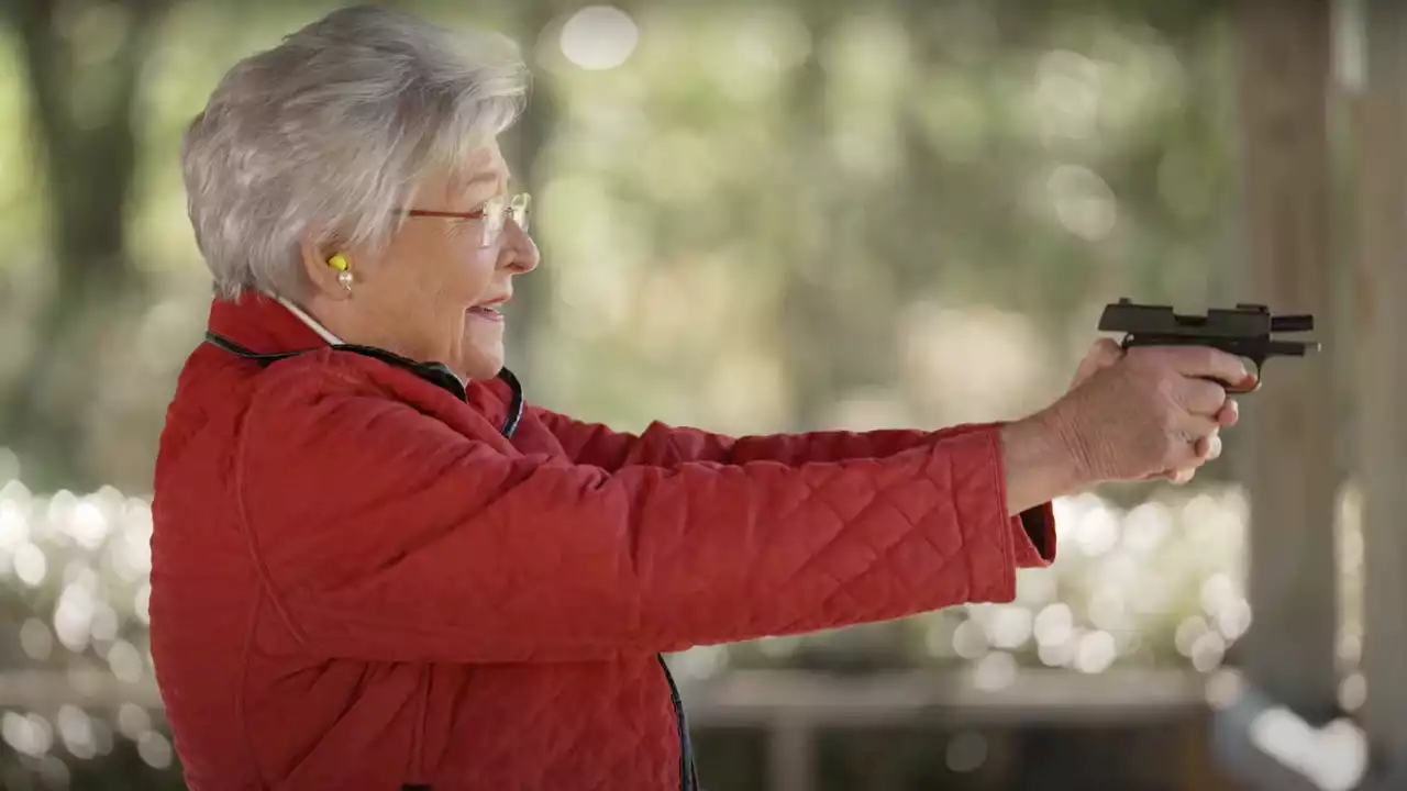 Kay Ivey loses Jimmy Kimmel’s fake Emmy: ‘Stop or My Great Grandmother Will Shoot’