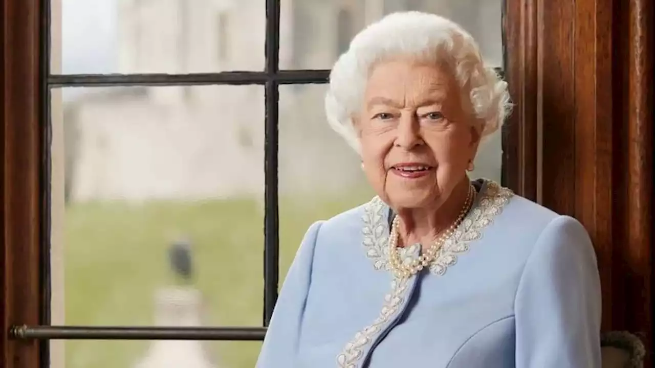 Rainha Isabel II será enterrada apenas com joias sentimentais