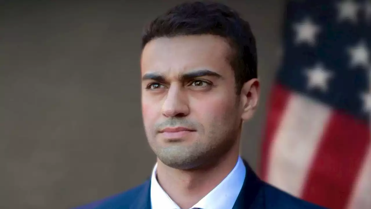 Abe Hamadeh's statement on father's immigration status omitted details about deportation order, records show