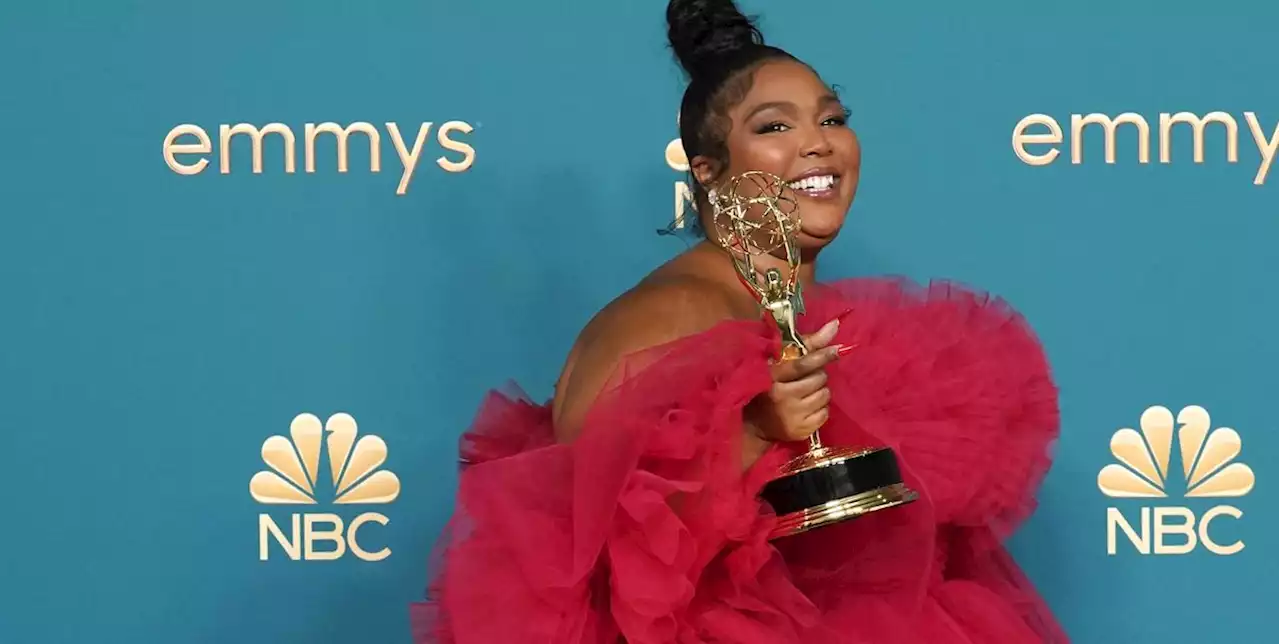 Il discorso di Lizzo dopo la vittoria agli Emmy 2022 è un inno alle «big girls»