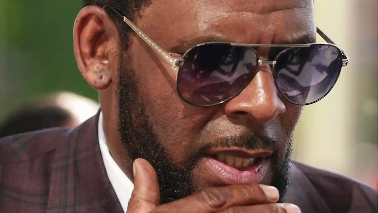 Day 2 of jury deliberations at R. Kelly's child porn trial