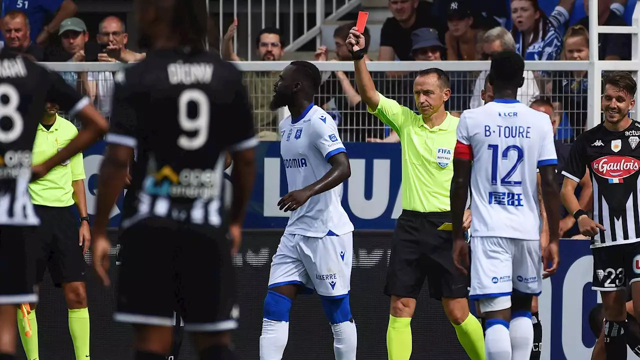 Ligue 1 - 'Des faits choquants' : Les arbitres dénoncent une violence en hausse