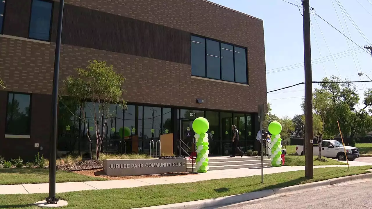 South Dallas healthcare desert gets first-of-its-kind clinic