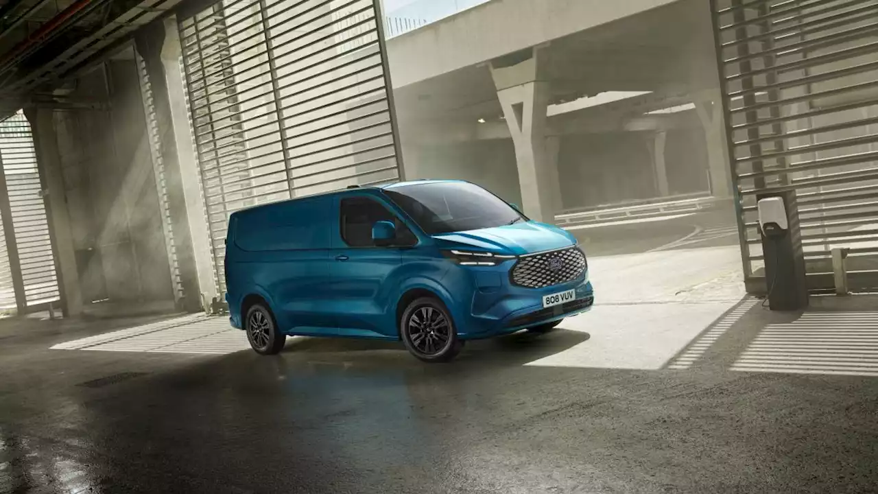 E-Transit Custom: la base della strategia di Ford Pro