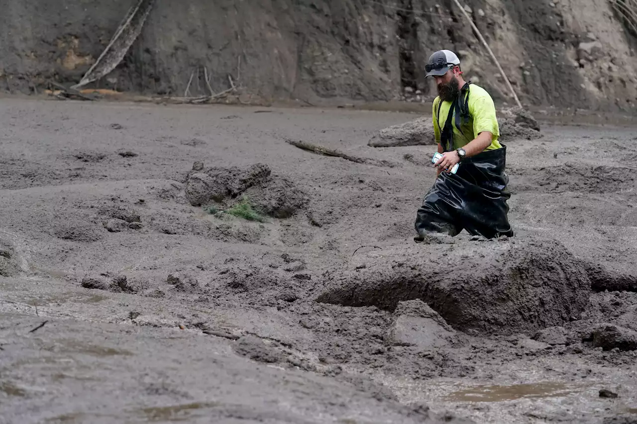 Southern California Mudslides Damage Homes, Carry Away Cars