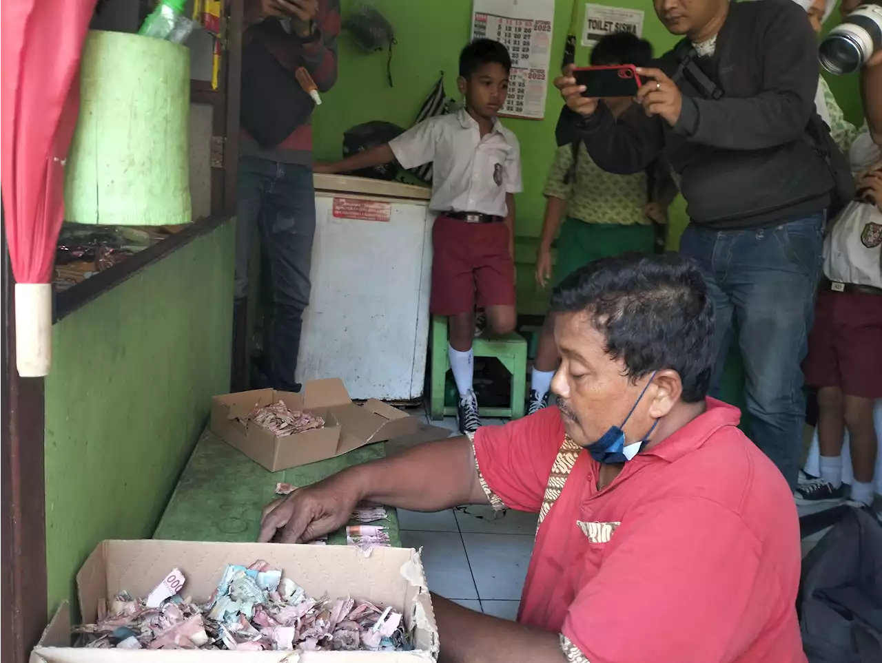 Uang Tabungan Haji Dimakan Rayap, Samin Dapat Tawaran Umroh Gratis