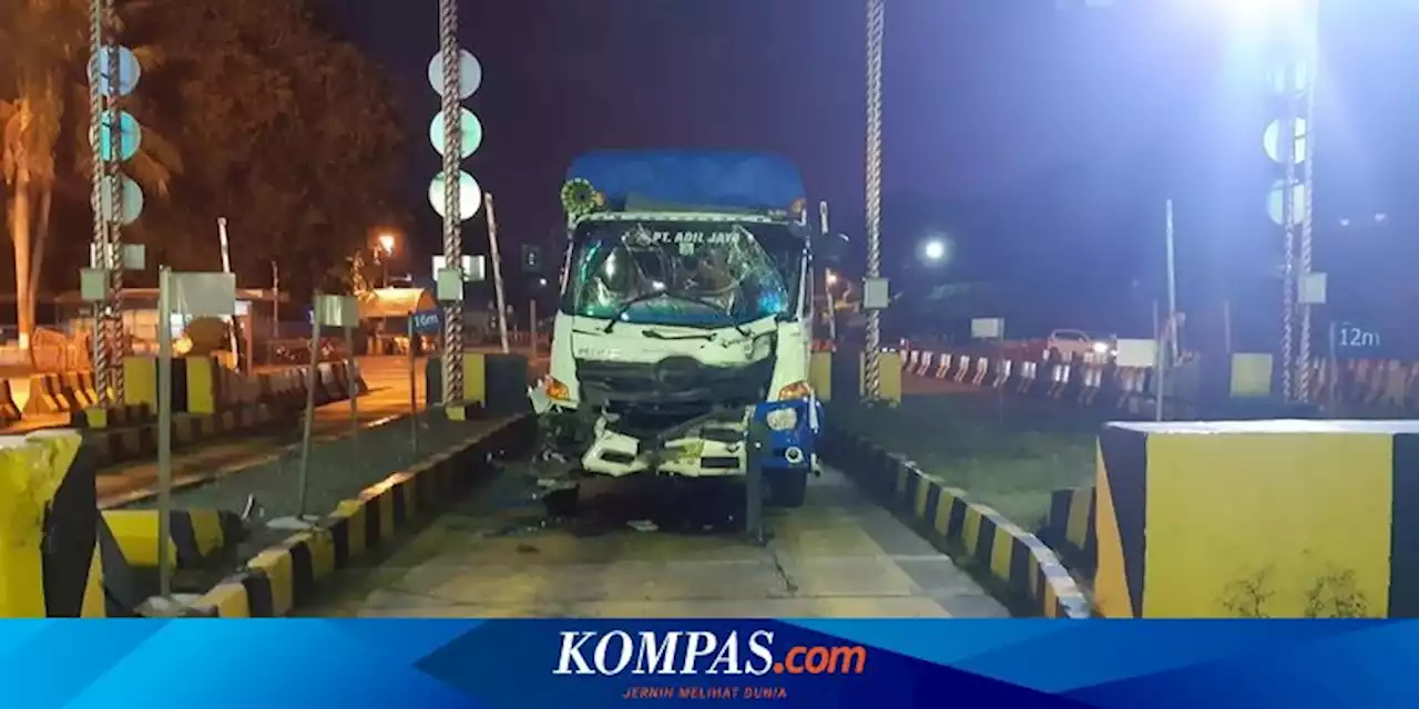 Diduga Rem Blong, Truk Pengangkut Pupuk 45 Ton Kecelakaan di Pelabuhan Bakauheni