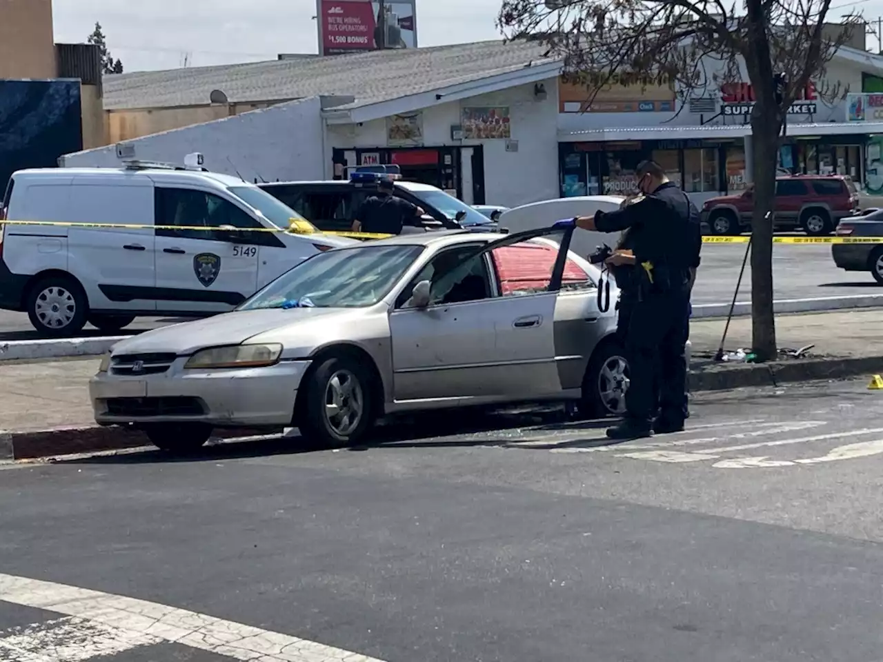 Oakland: Man, woman shot in East Oakland neighborhood