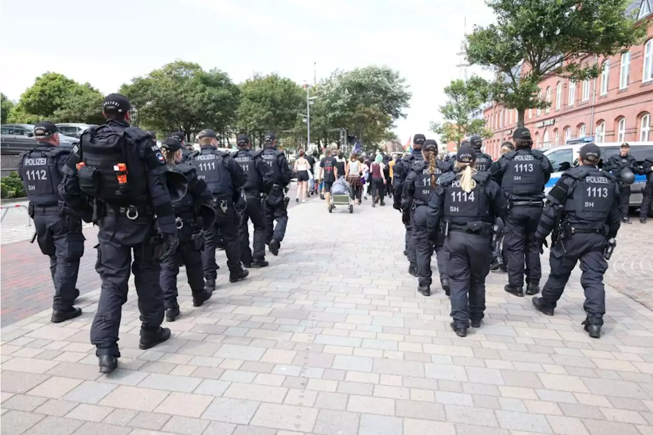 „Starke Polizeipräsenz“: Punker-Camp auf Sylt geräumt