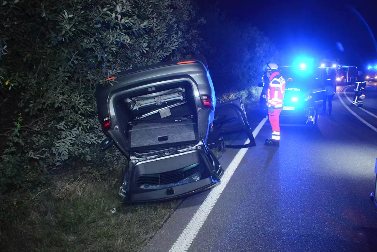 Unfall an der A1: Autofahrerin überschlägt sich