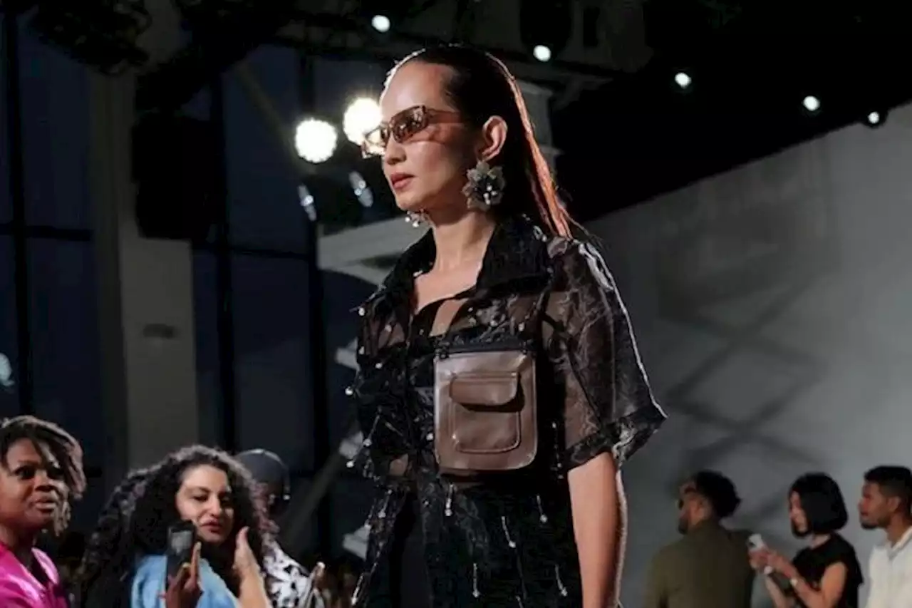 Fierce Look Enzy Storia di NYFW 2022 Mempesona, Tak Terlihat Citra 'Lawak' Dia - Pikiran-Rakyat.com