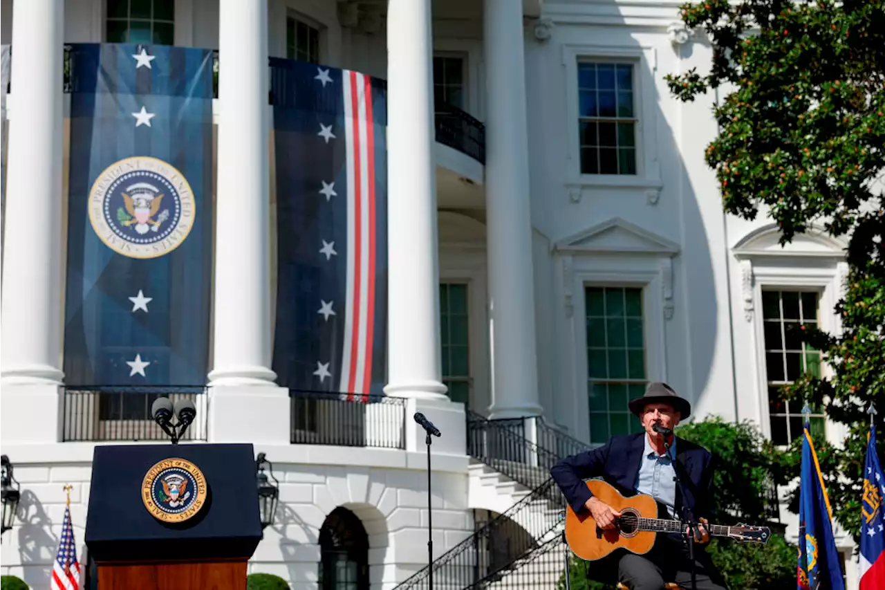 Watch James Taylor Revisit 'Fire & Rain,' 'You Can Close Your Eyes' at White House Event