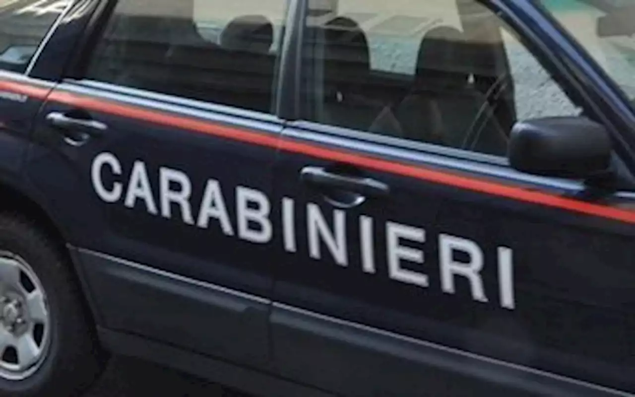 Marsala, tenta di assoldare killer per uccidere il vicino: denunciata