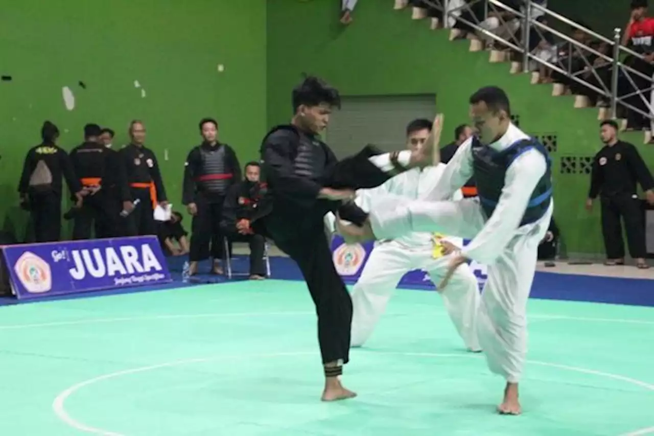 Diperkuat Anggota PSHT, Kendal Juara Pencak Silat Open Championship 2022