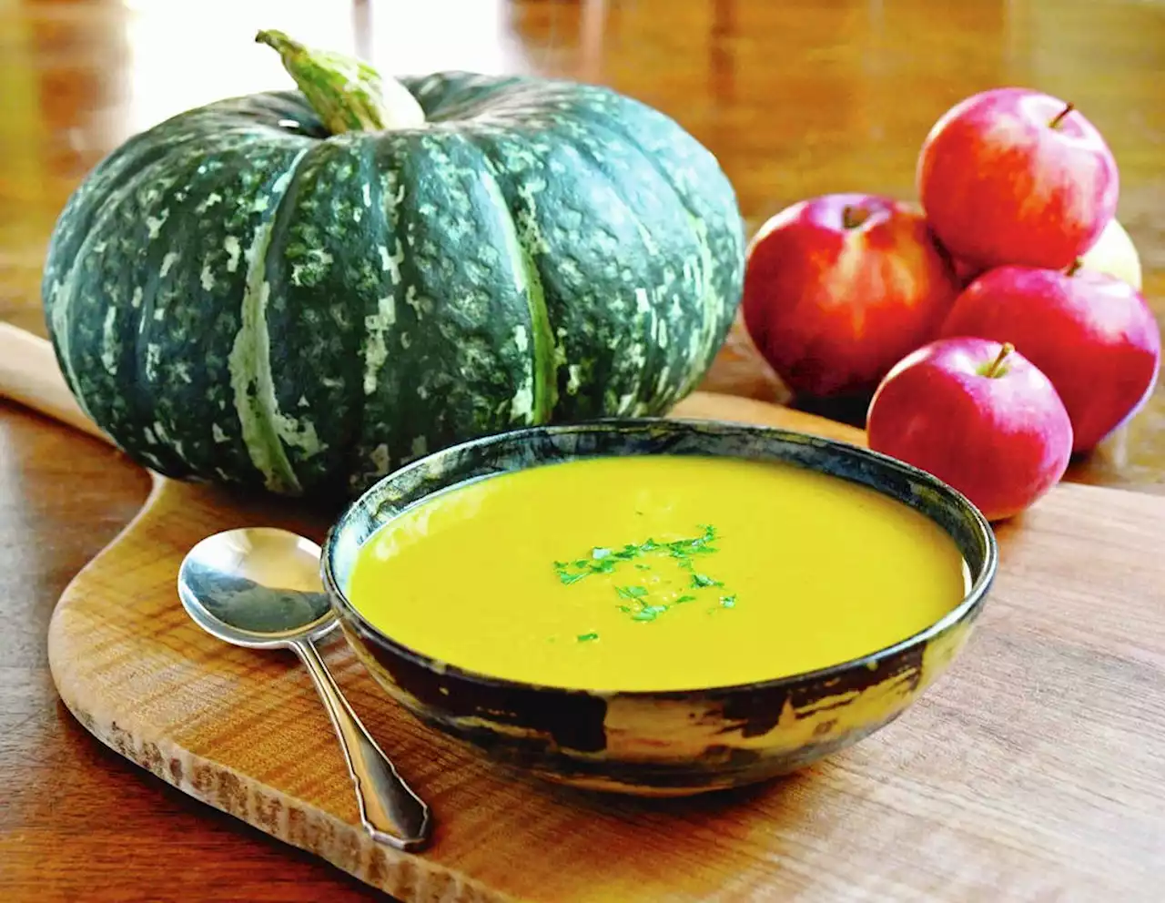 Eric Akis: Curry and apples add seasonal zing to squash soup