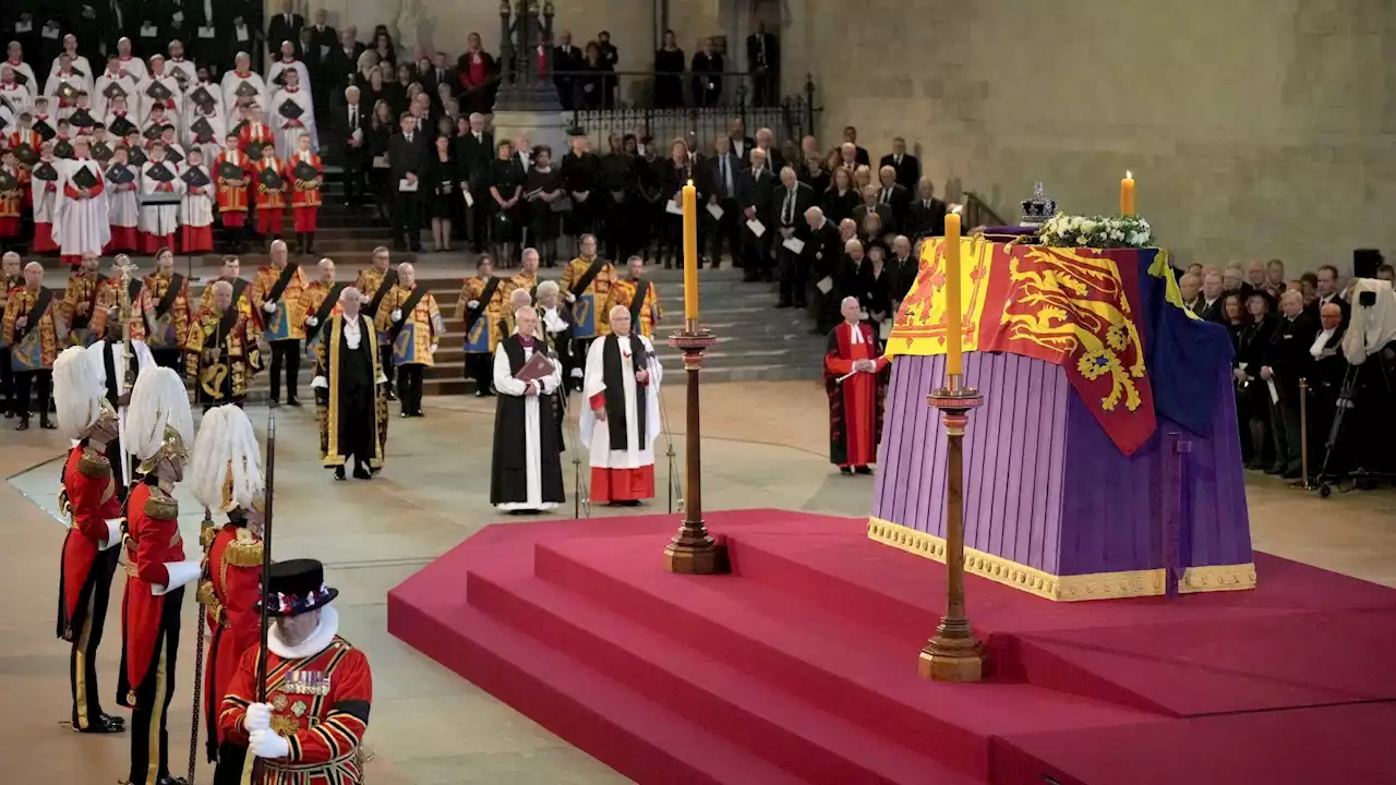 Queen Elizabeth II lies in state after solemn procession. Live coverage here.