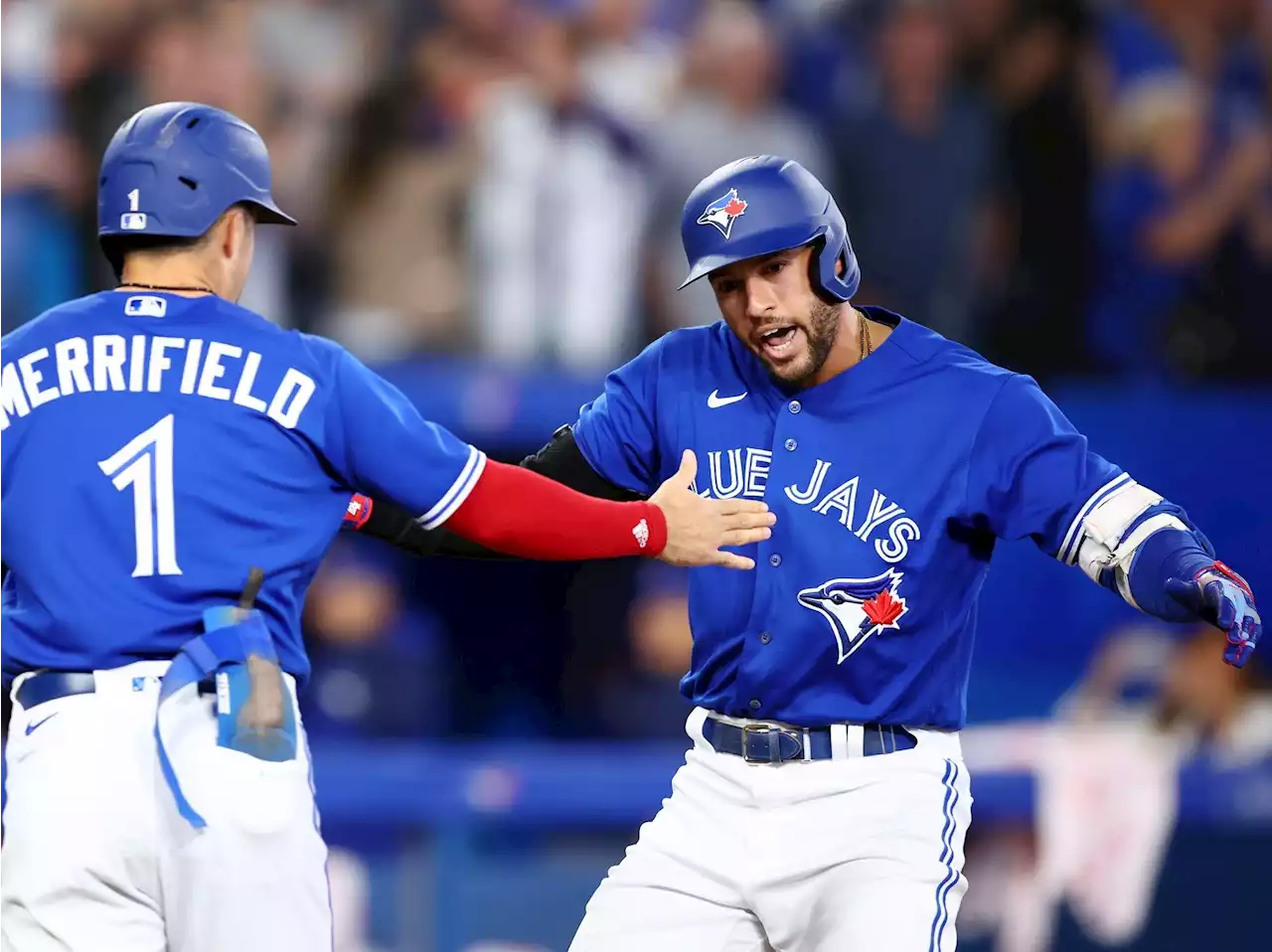 Manoah does his part, Jays' offence comes to life to split doubleheader vs Rays