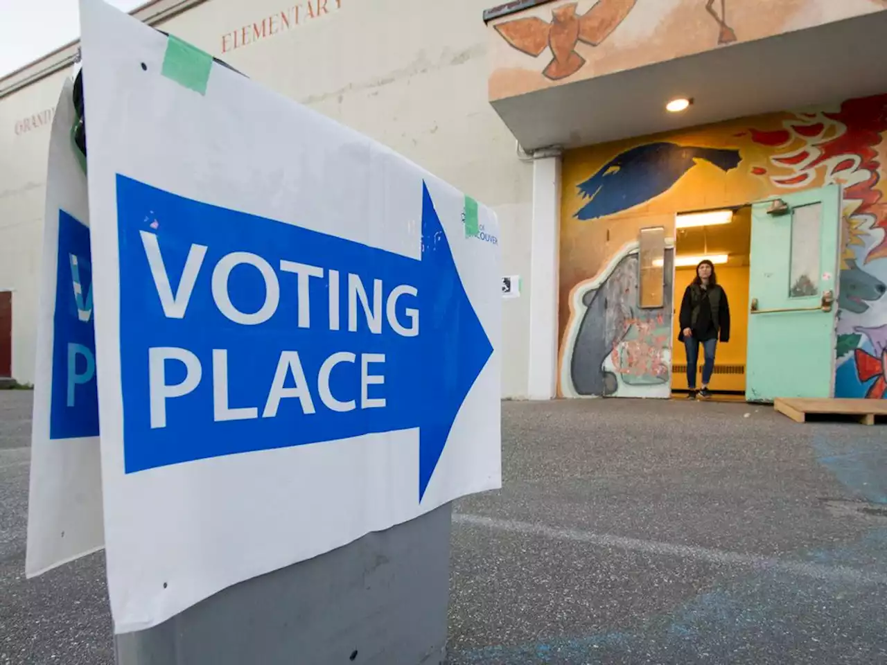 Municipal elections 2022: Low voter satisfaction in Vancouver, Surrey could signal change: Pollster