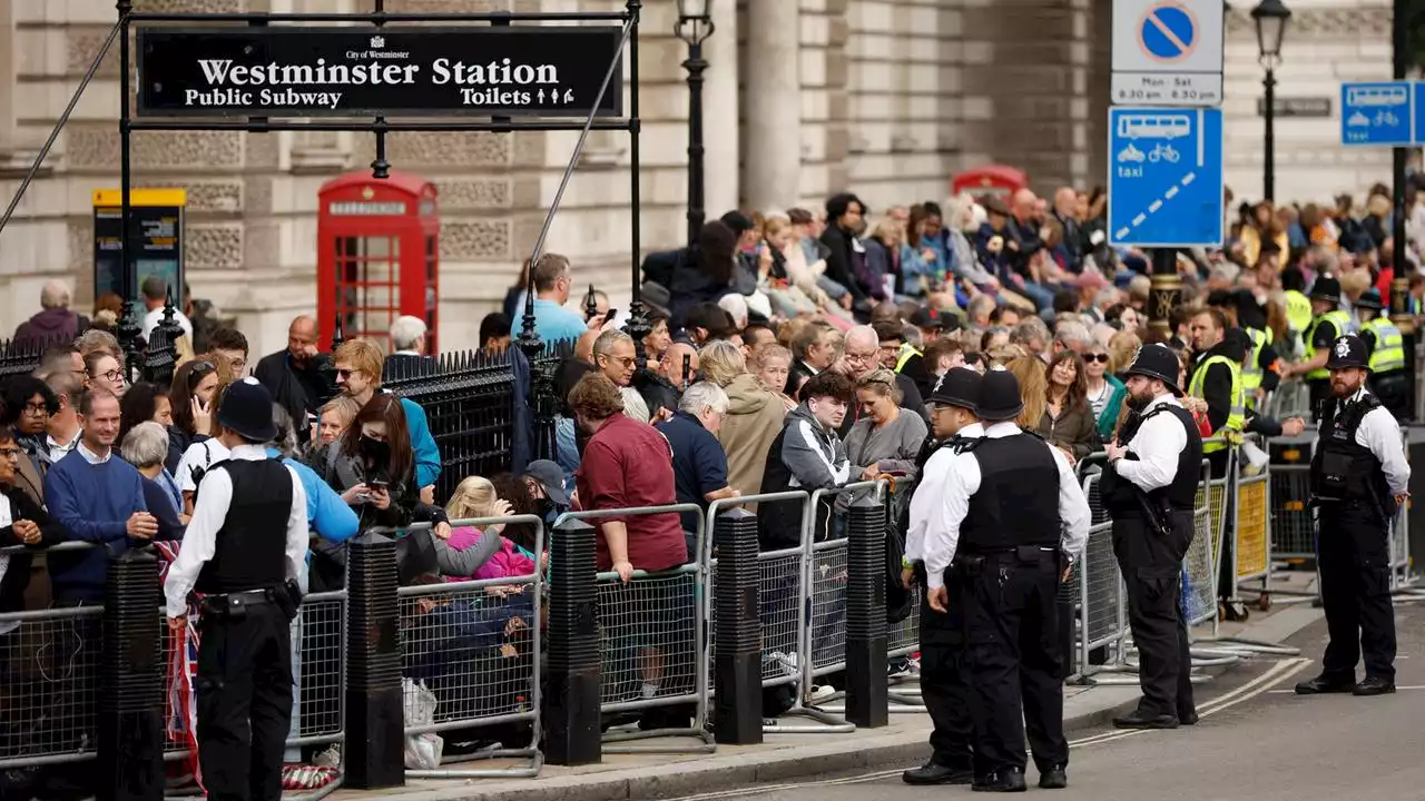 Queen Elizabeth II.: Symbolik bei Trauerzug durch London