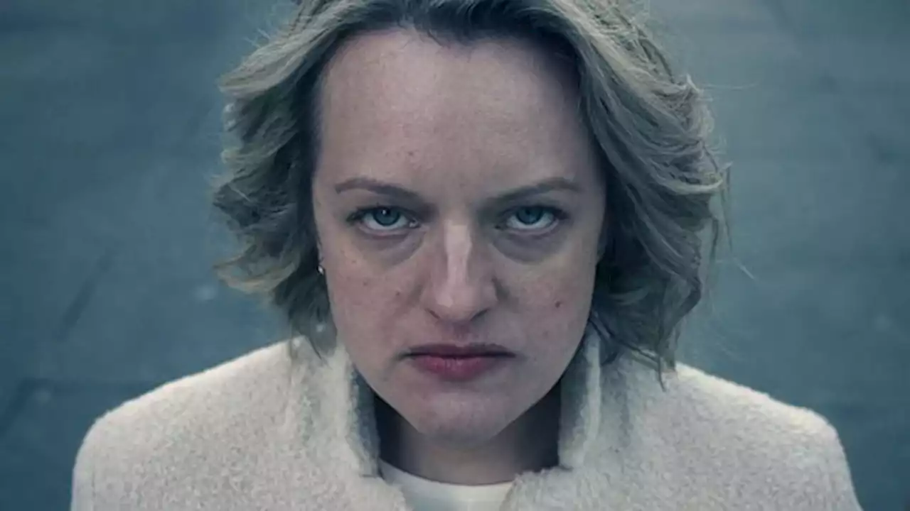 '﻿The Handmaid's Tale' star Elisabeth Moss dishes on season 5