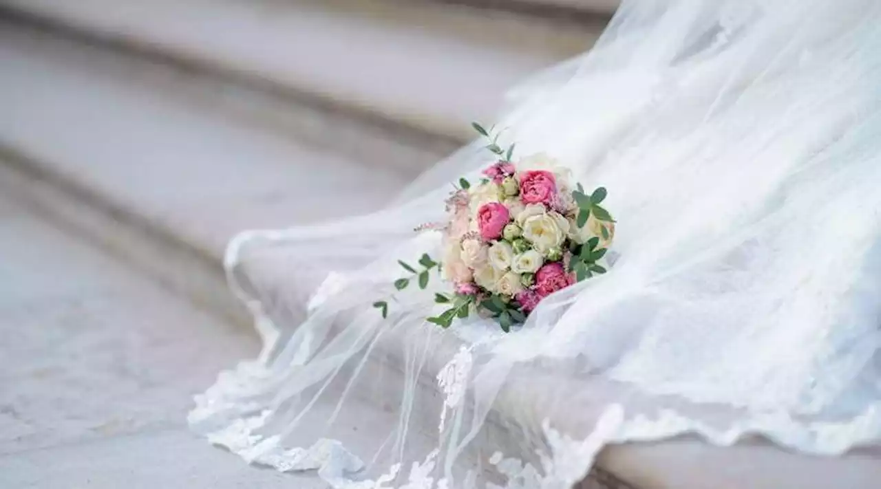 ترك عروسه في حفل الزفاف.. فقاضته مطالبة بـ205 آلاف درهم | صحيفة الخليج