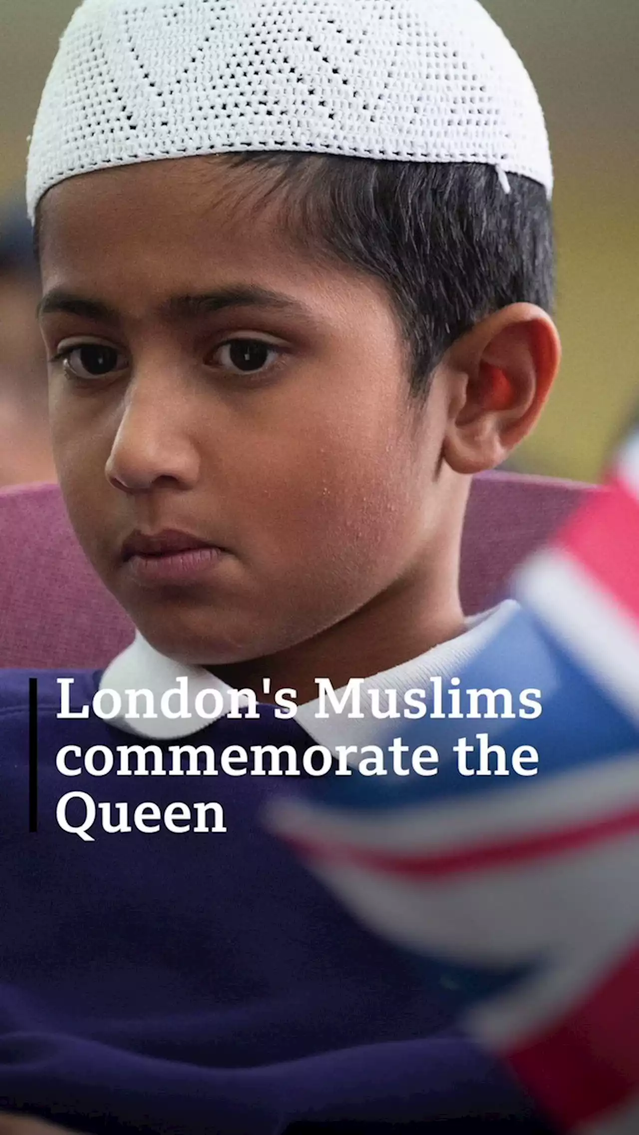 Queen Elizabeth II: London mosque worshippers sing God Save the King