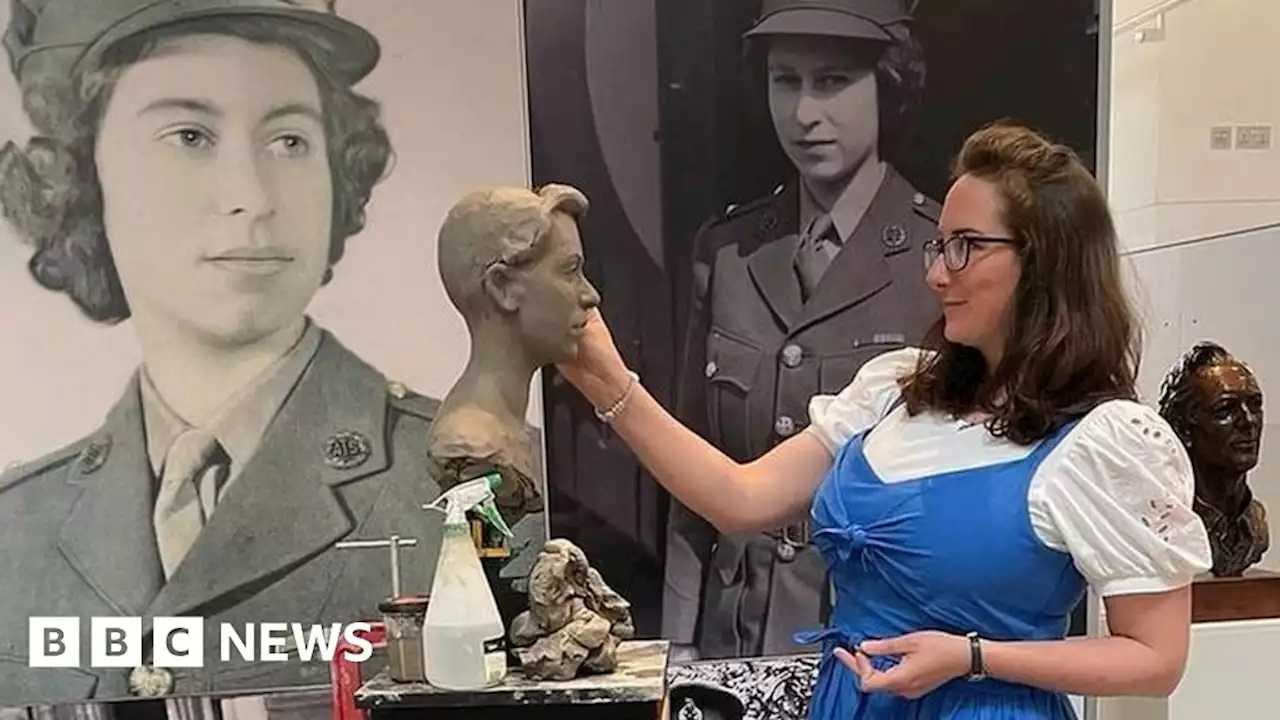 Queen Elizabeth II: 'It was such an honour to sculpt the monarch'