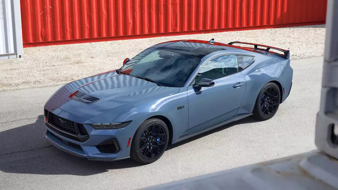 New Ford Mustang: V8 manual dinosaur of delight revealed in full