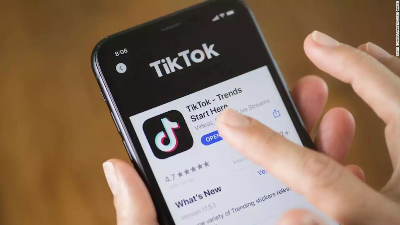 TikTok clones rival with real-time sharing feature