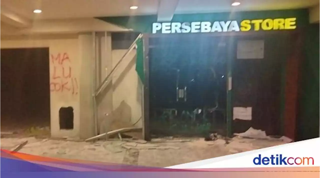 Demo Suporter Persebaya Bubar Usai Polisi Tembakkan Gas Air Mata