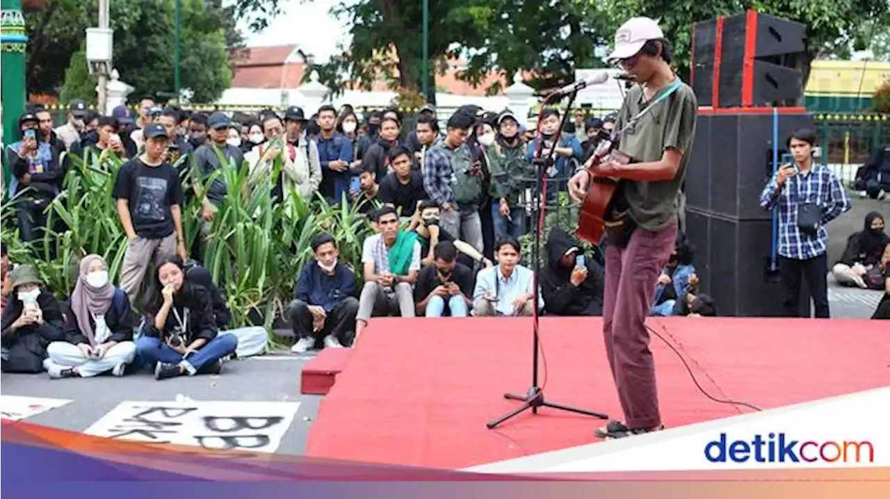 Potret Aksi Damai-Panggung Rakyat Demo BBM di Malioboro Jogja